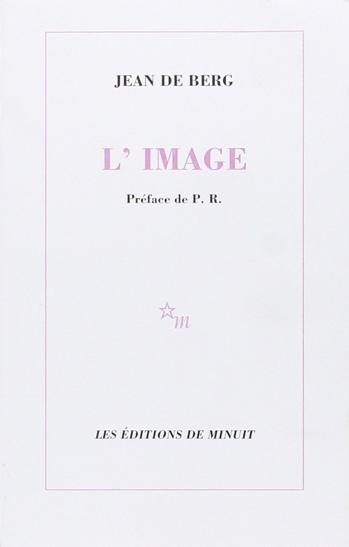Chic black leather bag—gold accents shine so beautifully. You’ve got dual handles for those classy outings, plus a detachable strap when you want to ditch the arms. Perfect combo, right?