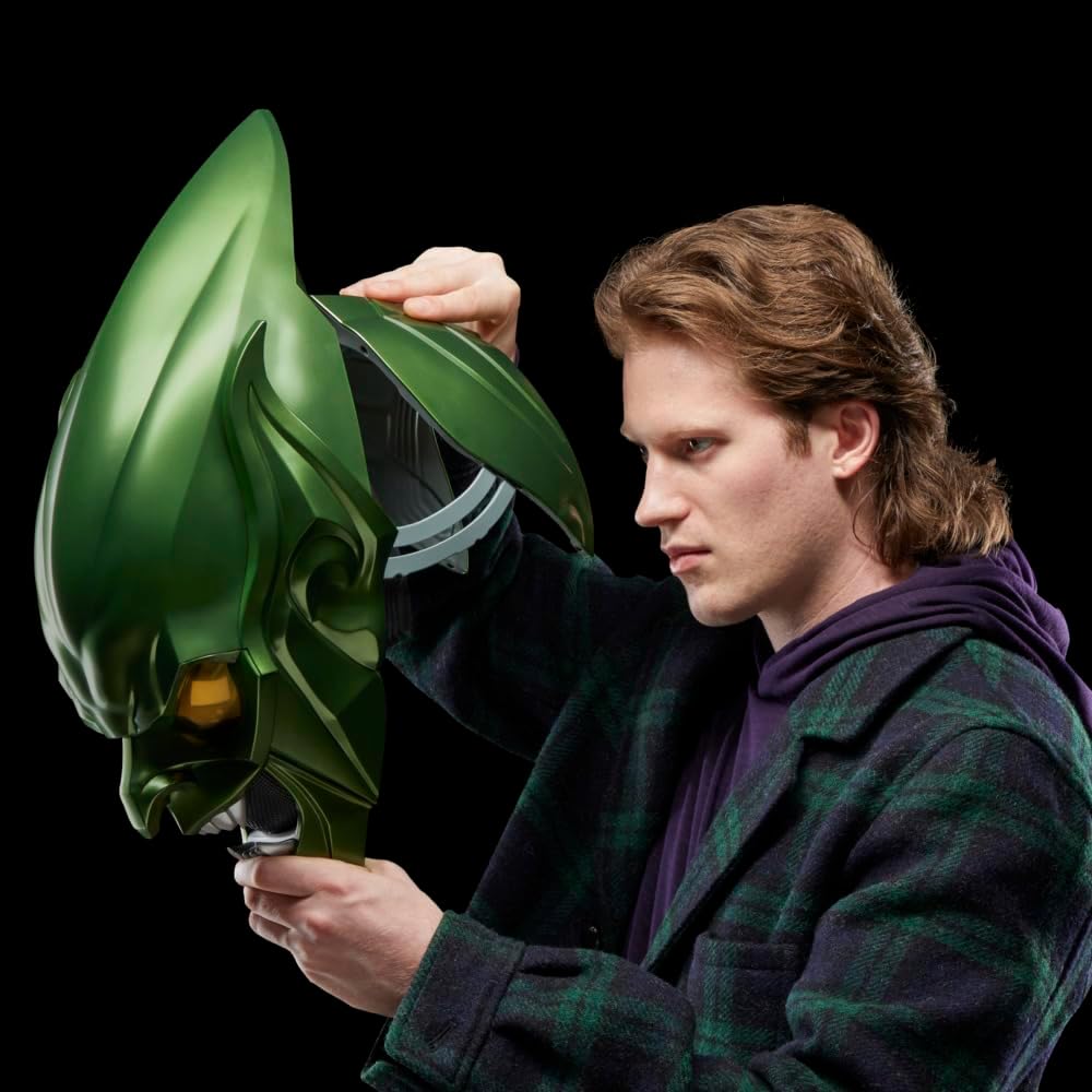 Marvel Legends Series Green Goblin Premium Roleplay Helmet, Spider-Man: No Way Home Adult Roleplay Gear - Image 9