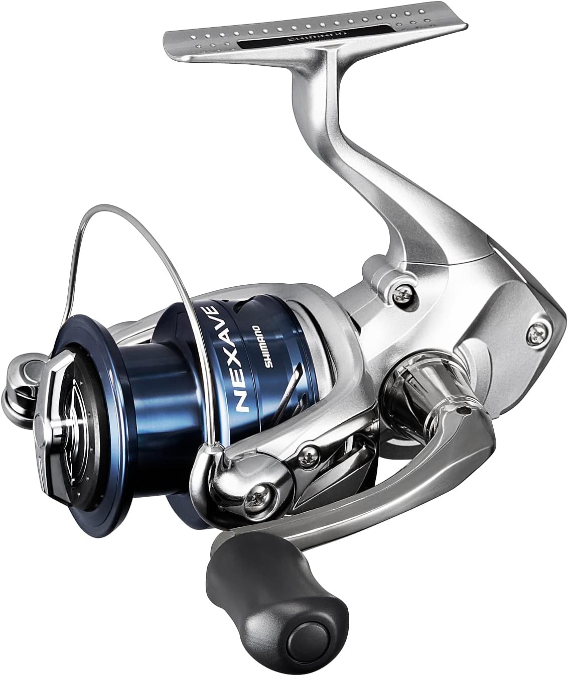 Shimano Nexave C 5000 HG spinning reel—silver, sleek design, compact. It’s striking against that white backdrop, really pops, doesn’t it? Perfect for those who want style without sacrificing function.