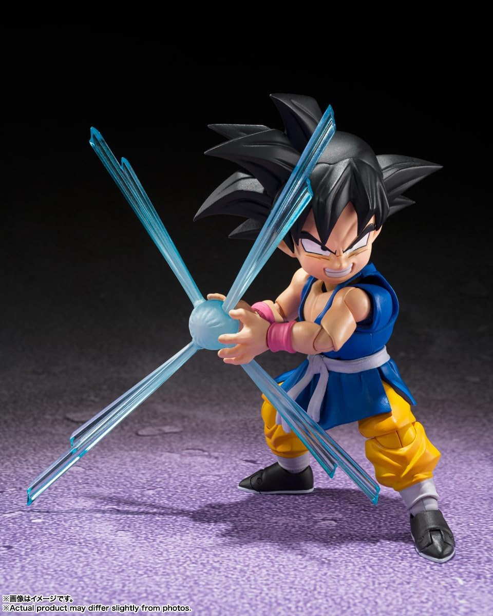 Son Goku figure from Dragon Ball GT—this little dude is all about those bold colours and an action-packed pose. Standing just over 3 inches tall, he's got some serious detail going on and comes with different expression parts. Perfect for collectors or anyone who just loves a good anime piece.