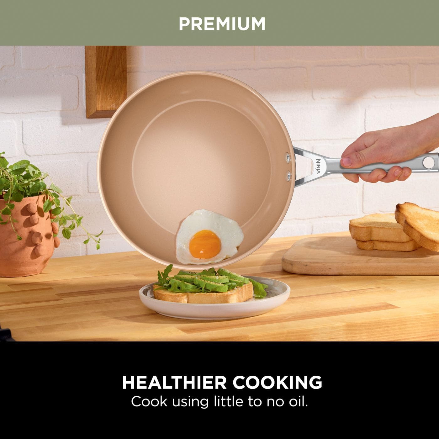 This 28cm ceramic wok—non-stick, of course—sits stylishly on a wooden countertop. Fresh veggies scattered around, along with a spatula, hint at all the healthy meals waiting to happen. Perfect for stir-frying, steaming, or whatever you can think of!