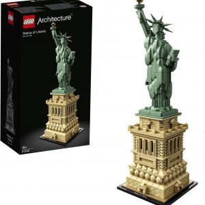 Stunning LEGO® Architecture model—it’s got this epic statue with a flowing robe and a golden torch. The whole thing is set on a pedestal, stark against a crisp white background. Just look at those details!
