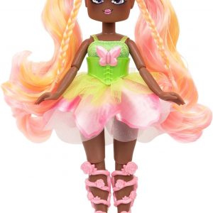 Posey Doll from Royale High—rocking a fab outfit, accessories that pop, and perched on a decorative base bursting with colour and intricate details. Just look at those vibes!