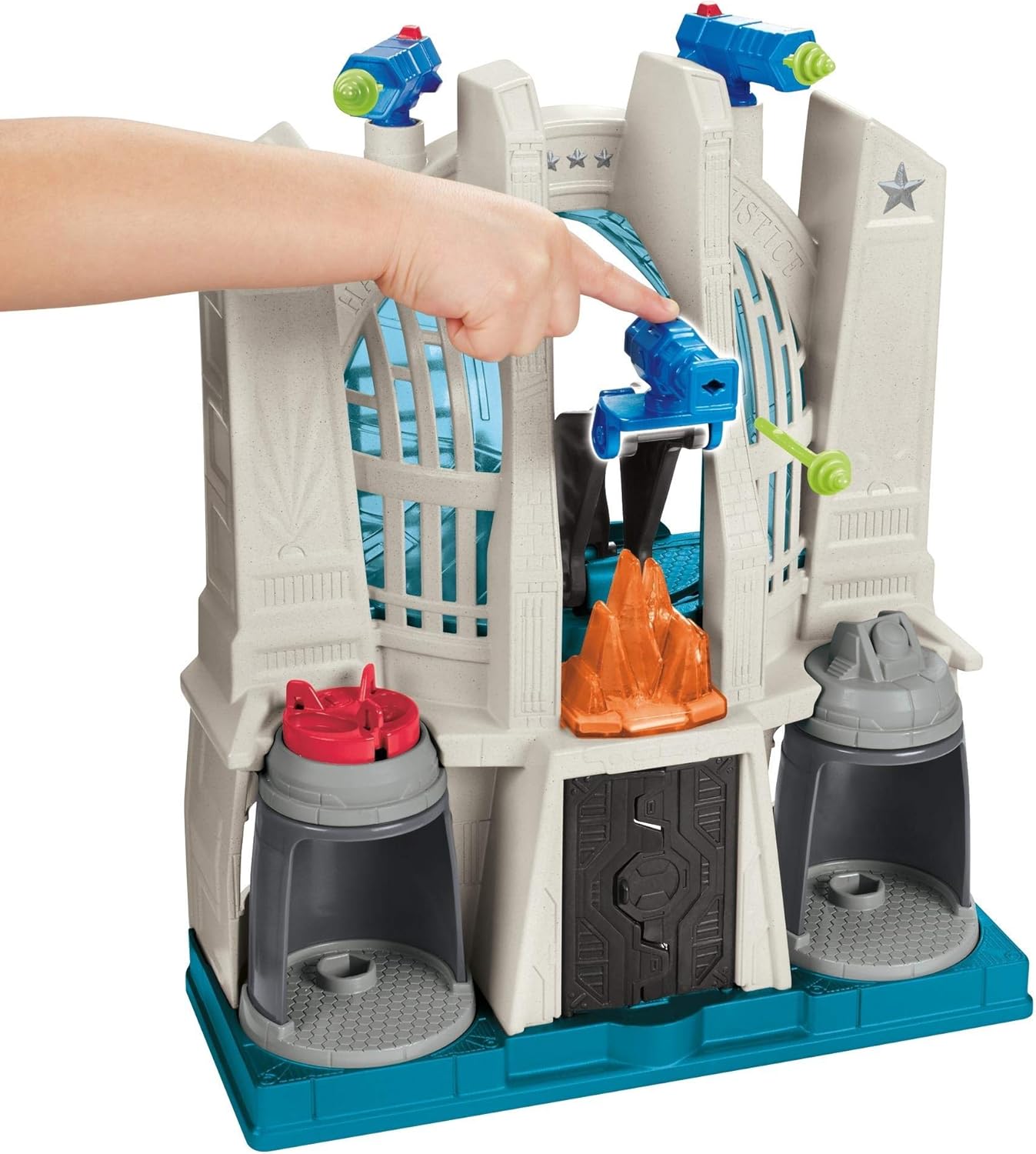 Batman and Superman Playset—bright, bold colours pop everywhere! You’ve got cool action features, and those superhero figures are ready for adventure. The backdrop? Really draws you in, making playtime feel epic.