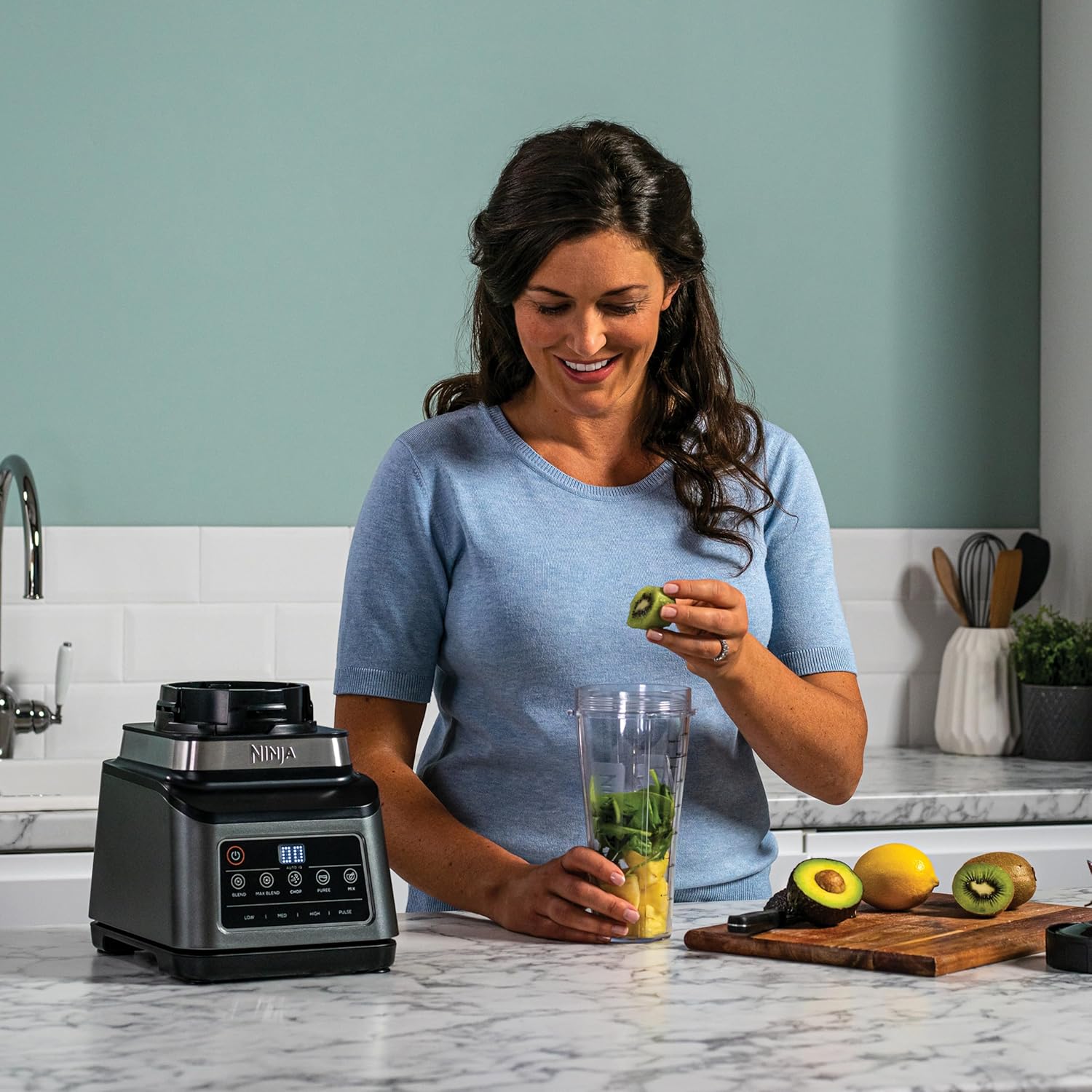 Ninja 3-in-1 Food Processor & Blender with 5 Automatic Programs: Blend, Max Blend, Chop, Mix, Puree, 1.8L Bowl, 2.1L Jug, 700ml Cup, 1200W, Dishwasher Safe Parts, Auto-iQ, Black BN800UK - Image 7